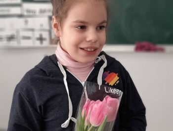 Ребята поздравили единственную нашу девочку