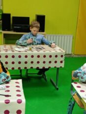 Техника рисования углем схожа с рисованием обычным простым карандашом.