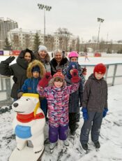 12 марта ребята с родителями снова встретились на катке