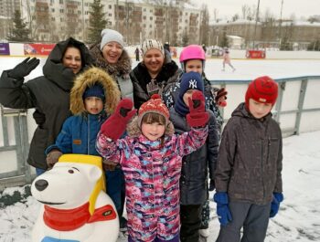 12 марта ребята с родителями снова встретились на катке