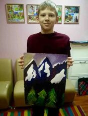 Ребята  рисовали горные пейзажи
