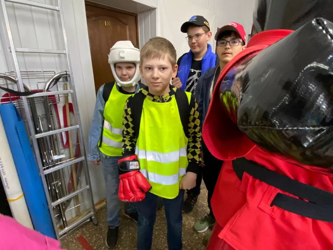 Экскурсию на настоящее швейное производство в Компанию РЭЙ-СПОРТ